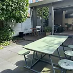 City Oasis With Private Parking