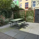 City Oasis With Private Parking
