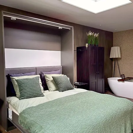 Appartement Oasis With Private Parking Den Haag