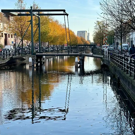 Oasis With Private Parking * Den Haag