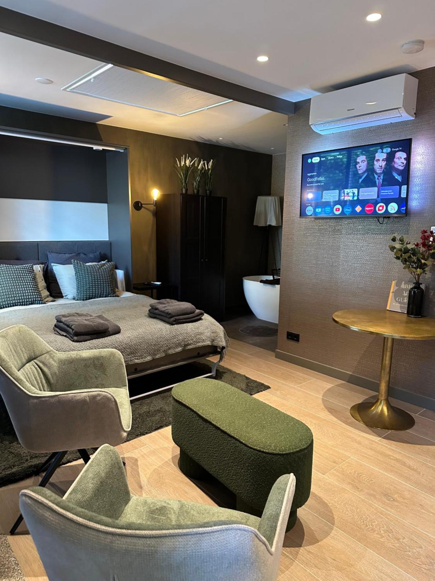 Oasis With Private Parking Apartment *