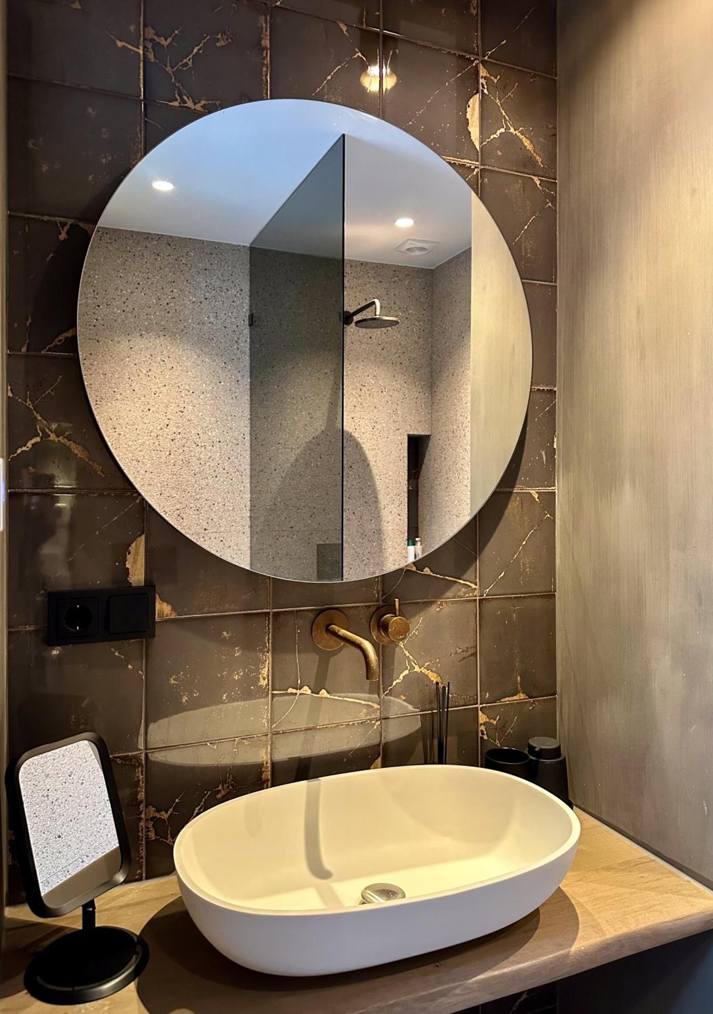 Oasis With Private Parking