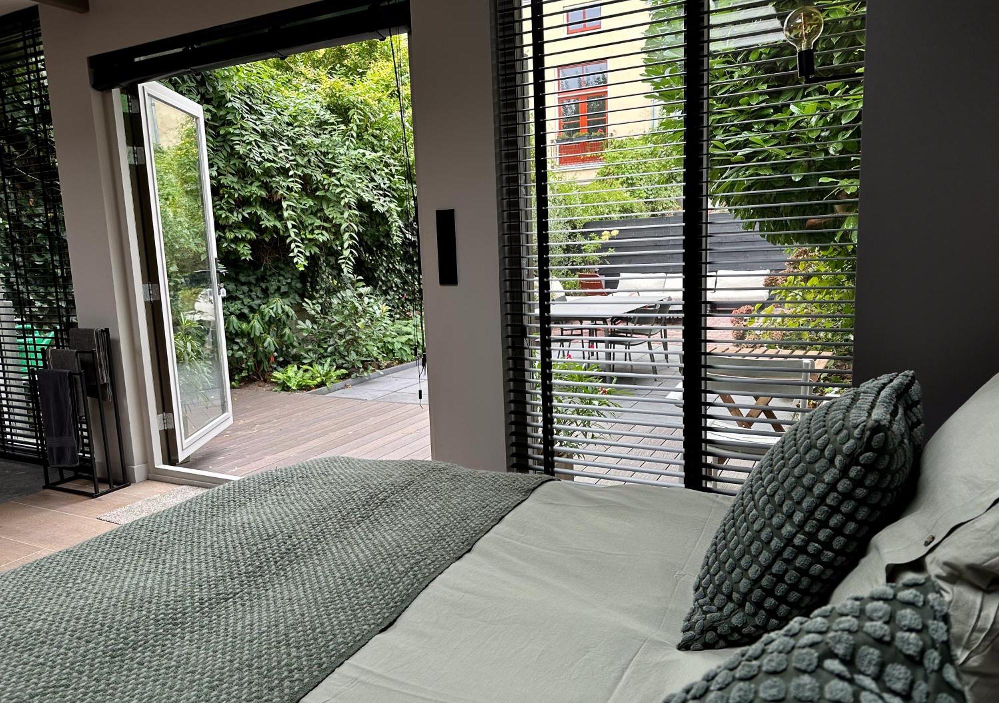 Apartment Oasis With Private Parking *