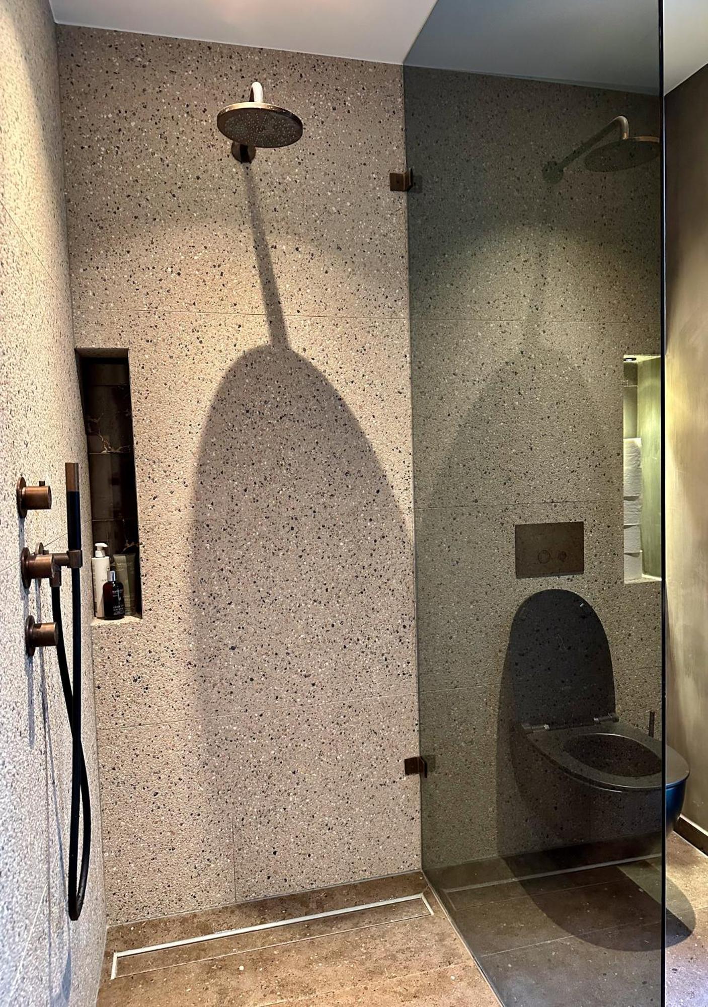 Oasis With Private Parking Apartment