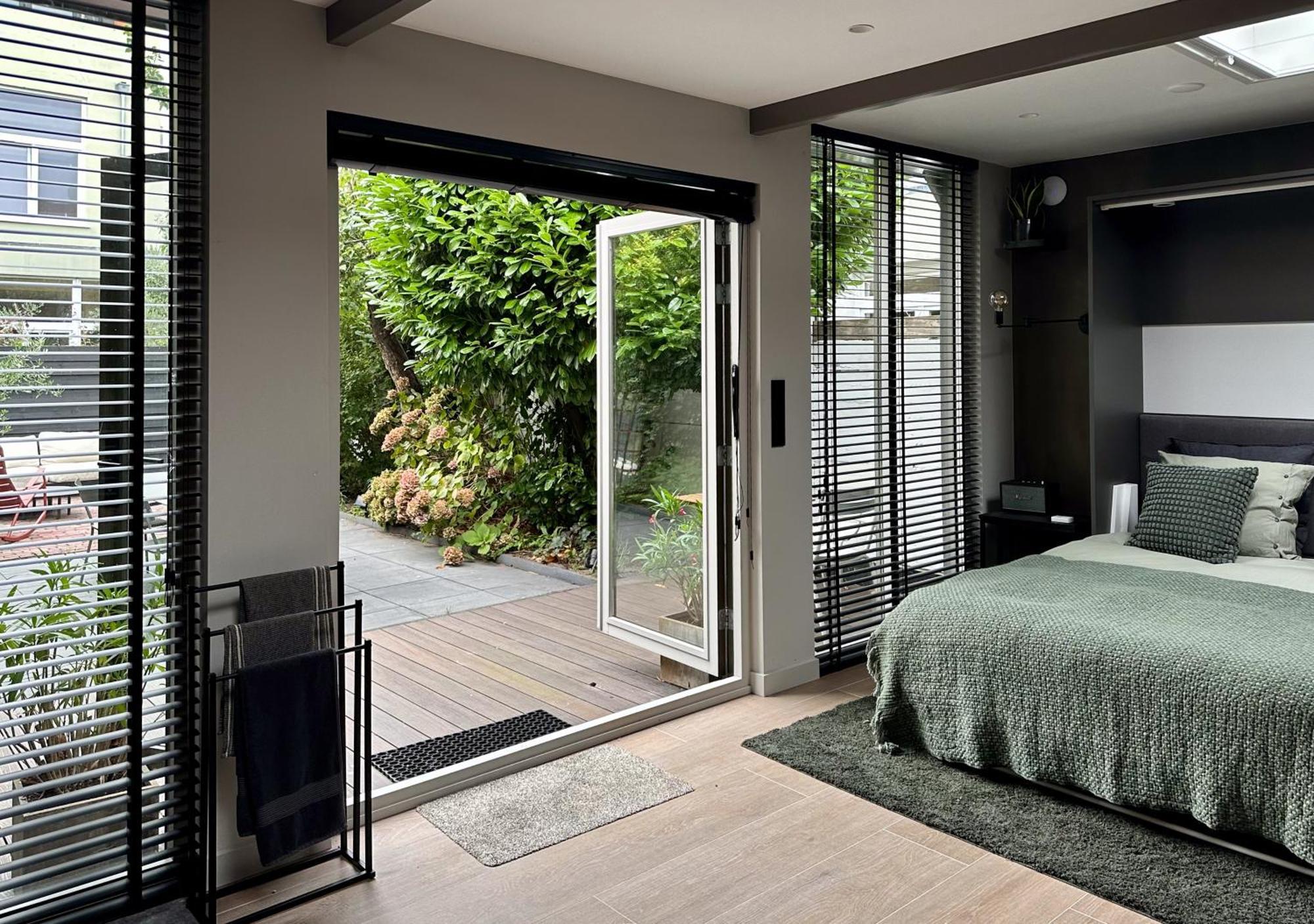 Oasis With Private Parking *