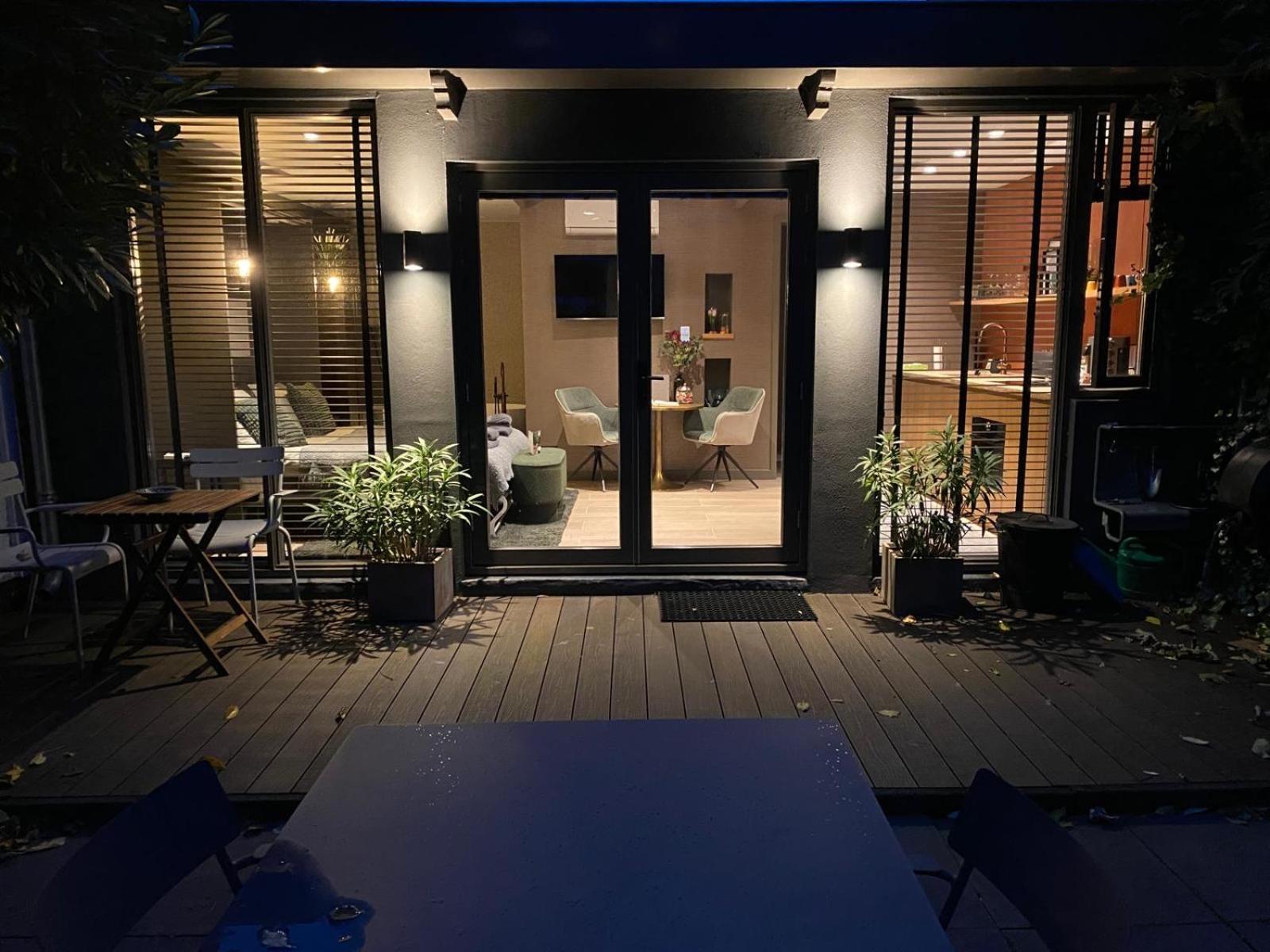 Oasis With Private Parking